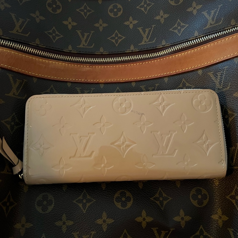 Louis Vuitton Vernis Clemence Wallet Dune